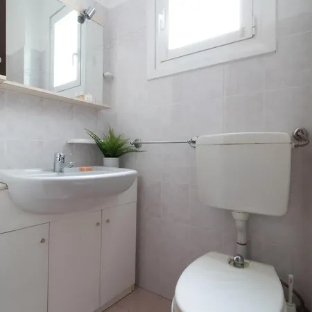 Omar's House アパート