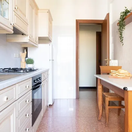 Apartament Omar's House *